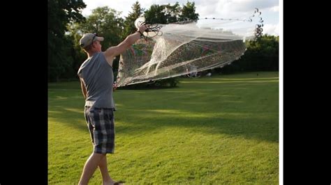 Quick video of an easy way to throw a large cast net. The specific net I am throwing in this video is an 11ft 1/4" mesh Humpback cast net 1.6 lbs per foot. ...